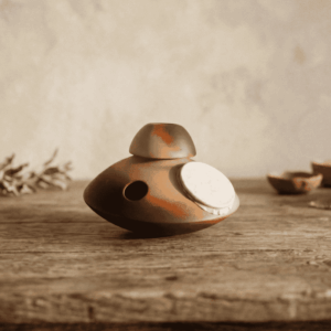 udu, instrument traditionnel qui rythme la transe hypnotique